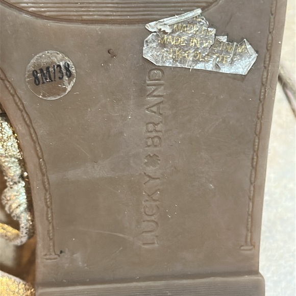 Lucky Brand Women's Gold Sandals size 8 - Picture 5 of 6